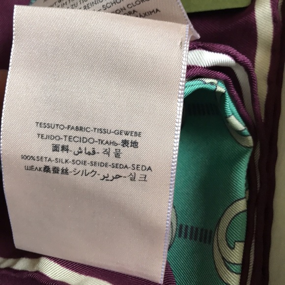 Statement Gucci 100% Silk Scarf Network GG 90 x 90 - Picture 3 of 12